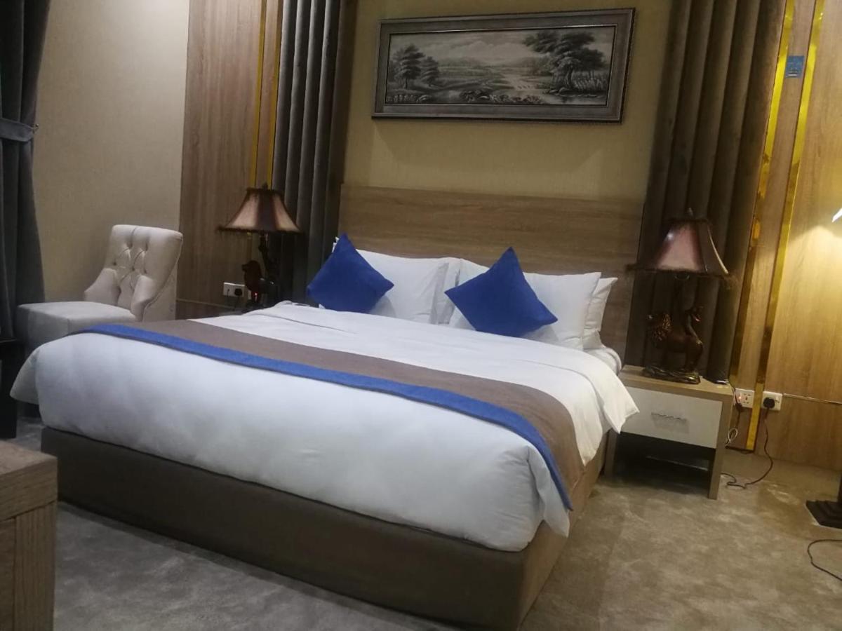 فندق لافيرا ان Lavera Inn Hotel Rijád Kültér fotó