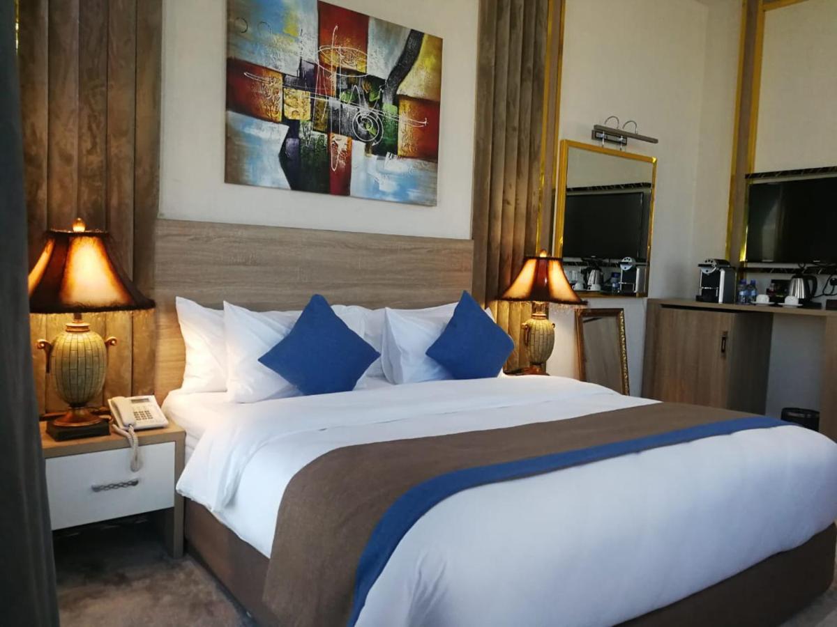 فندق لافيرا ان Lavera Inn Hotel Rijád Kültér fotó